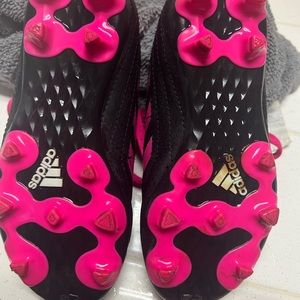 Girls soccer cleats-used 1 season